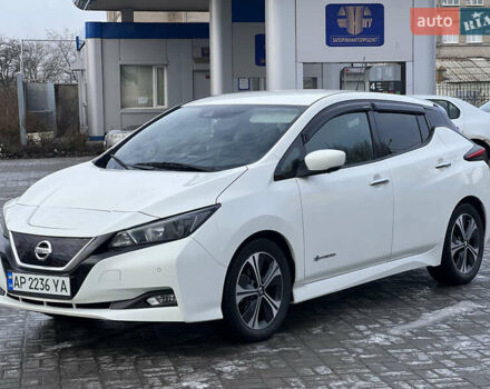Білий Ніссан Ліф, об'ємом двигуна 0 л та пробігом 148 тис. км за 11000 $, фото 1 на Automoto.ua