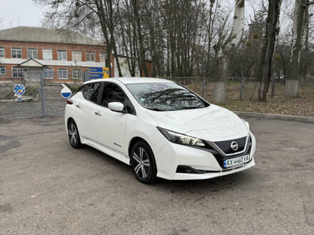 Білий Ніссан Ліф, об'ємом двигуна 0 л та пробігом 58 тис. км за 13500 $, фото 1 на Automoto.ua