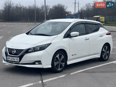 Білий Ніссан Ліф, об'ємом двигуна 0 л та пробігом 147 тис. км за 11500 $, фото 1 на Automoto.ua