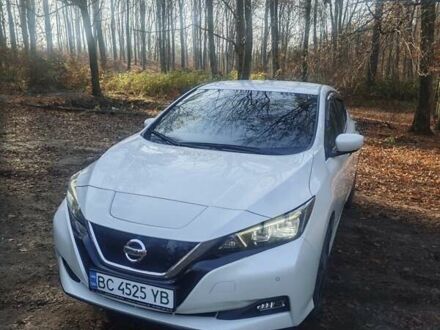 Белый Ниссан Лиф, объемом двигателя 0 л и пробегом 106 тыс. км за 16350 $, фото 1 на Automoto.ua