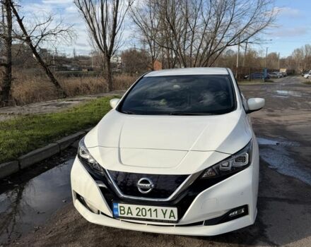 Белый Ниссан Лиф, объемом двигателя 0 л и пробегом 115 тыс. км за 13000 $, фото 1 на Automoto.ua