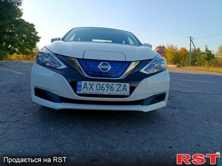 Белый Ниссан Лиф, объемом двигателя 0 л и пробегом 65 тыс. км за 12000 $, фото 1 на Automoto.ua