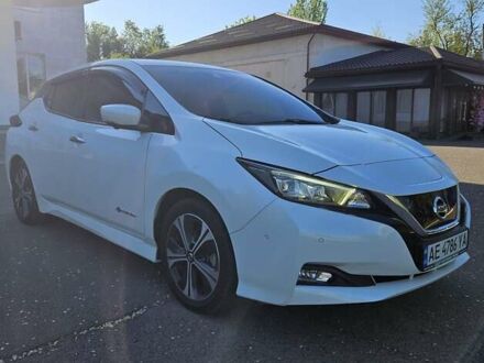 Белый Ниссан Лиф, объемом двигателя 0 л и пробегом 51 тыс. км за 14150 $, фото 1 на Automoto.ua