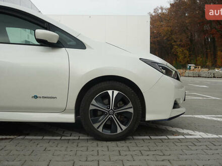 Белый Ниссан Лиф, объемом двигателя 0 л и пробегом 106 тыс. км за 16500 $, фото 1 на Automoto.ua