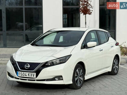 Белый Ниссан Лиф, объемом двигателя 0 л и пробегом 133 тыс. км за 11300 $, фото 1 на Automoto.ua