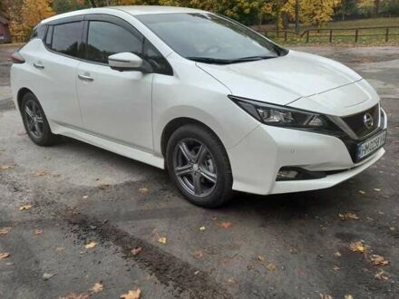 Ниссан Лиф 2019 в Сумах на Automoto.ua Белый Ниссан Лиф, объемом двигателя 0 л и пробегом 47 тыс. км за 13700 $, фото 1 на Automoto.ua