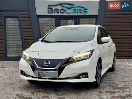 Белый Ниссан Лиф, объемом двигателя 0 л и пробегом 120 тыс. км за 12500 $, фото 1 на Automoto.ua