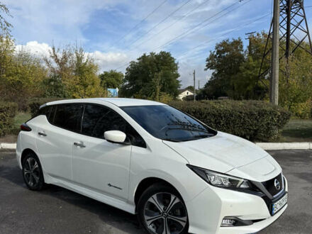 Белый Ниссан Лиф, объемом двигателя 0 л и пробегом 149 тыс. км за 15500 $, фото 1 на Automoto.ua