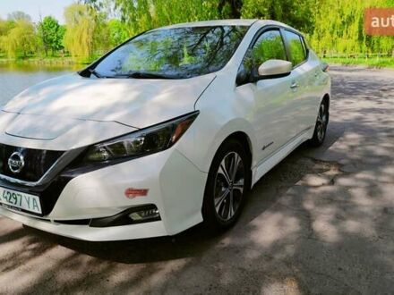 Ніссан Ліф 2019 у Рівному на Automoto.ua Білий Ніссан Ліф, об'ємом двигуна 0 л та пробігом 73 тис. км за 11100 $, фото 1 на Automoto.ua