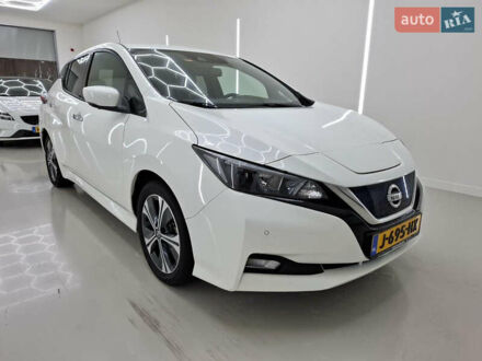 Белый Ниссан Лиф, объемом двигателя 0 л и пробегом 67 тыс. км за 14296 $, фото 1 на Automoto.ua