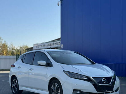 Белый Ниссан Лиф, объемом двигателя 0 л и пробегом 90 тыс. км за 13100 $, фото 1 на Automoto.ua