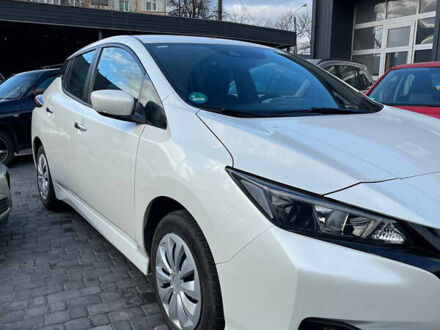 Белый Ниссан Лиф, объемом двигателя 0 л и пробегом 125 тыс. км за 11499 $, фото 1 на Automoto.ua