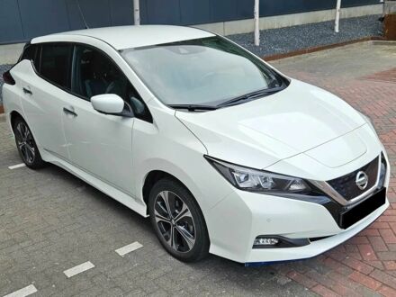 Білий Ніссан Ліф, об'ємом двигуна 0 л та пробігом 35 тис. км за 9000 $, фото 1 на Automoto.ua