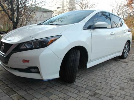 Белый Ниссан Лиф, объемом двигателя 0 л и пробегом 50 тыс. км за 14900 $, фото 1 на Automoto.ua