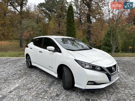 Ниссан Лиф 2021 в Киеве на Automoto.ua Белый Ниссан Лиф, объемом двигателя 0 л и пробегом 32 тыс. км за 20300 $, фото 1 на Automoto.ua