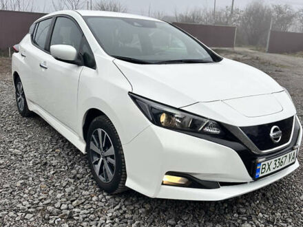 Білий Ніссан Ліф, об'ємом двигуна 0 л та пробігом 32 тис. км за 13999 $, фото 1 на Automoto.ua