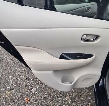 Черный Ниссан Лиф, объемом двигателя 0 л и пробегом 88 тыс. км за 4500 $, фото 6 на Automoto.ua