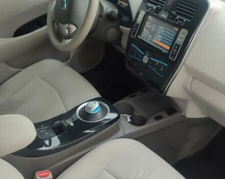 Черный Ниссан Лиф, объемом двигателя 0 л и пробегом 96 тыс. км за 4990 $, фото 10 на Automoto.ua