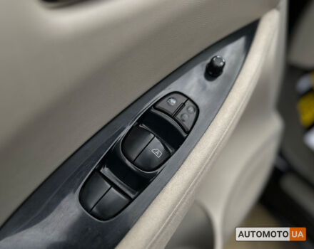 Черный Ниссан Лиф, объемом двигателя 24 л и пробегом 189 тыс. км за 5500 $, фото 14 на Automoto.ua