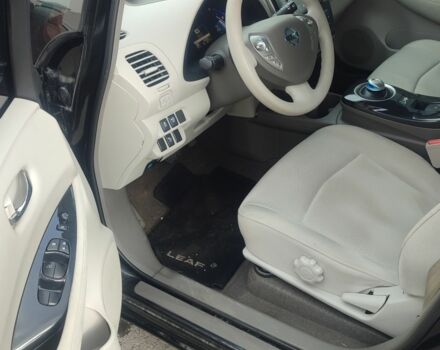 Черный Ниссан Лиф, объемом двигателя 0 л и пробегом 96 тыс. км за 4700 $, фото 7 на Automoto.ua