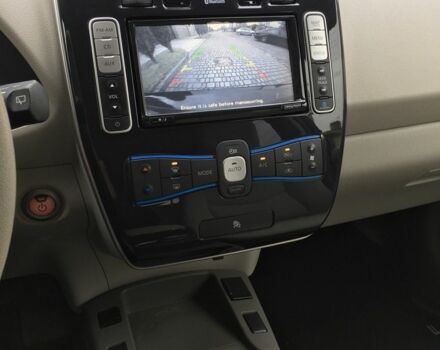 Черный Ниссан Лиф, объемом двигателя 0 л и пробегом 150 тыс. км за 4250 $, фото 10 на Automoto.ua