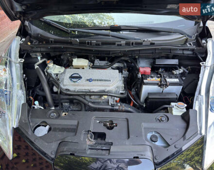 Чорний Ніссан Ліф, об'ємом двигуна 0 л та пробігом 90 тис. км за 5800 $, фото 21 на Automoto.ua