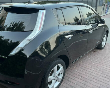 Черный Ниссан Лиф, объемом двигателя 0 л и пробегом 146 тыс. км за 8200 $, фото 10 на Automoto.ua