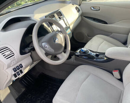 Черный Ниссан Лиф, объемом двигателя 0 л и пробегом 130 тыс. км за 5990 $, фото 8 на Automoto.ua