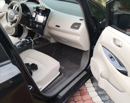 Черный Ниссан Лиф, объемом двигателя 0 л и пробегом 118 тыс. км за 4399 $, фото 25 на Automoto.ua