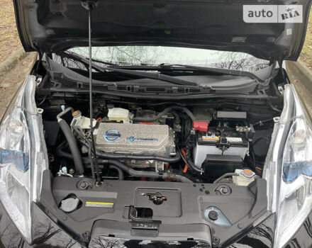 Черный Ниссан Лиф, объемом двигателя 0 л и пробегом 171 тыс. км за 5700 $, фото 29 на Automoto.ua