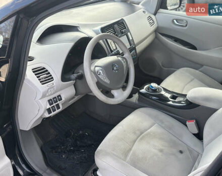 Черный Ниссан Лиф, объемом двигателя 0 л и пробегом 180 тыс. км за 3850 $, фото 12 на Automoto.ua