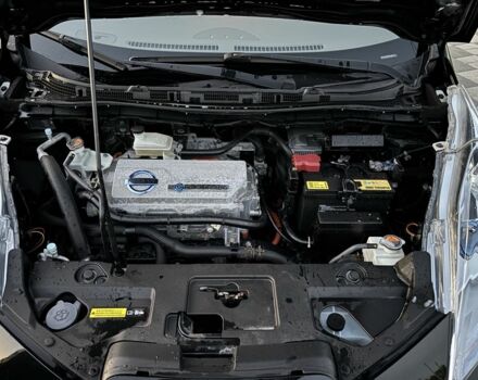 Черный Ниссан Лиф, объемом двигателя 0 л и пробегом 98 тыс. км за 5600 $, фото 22 на Automoto.ua