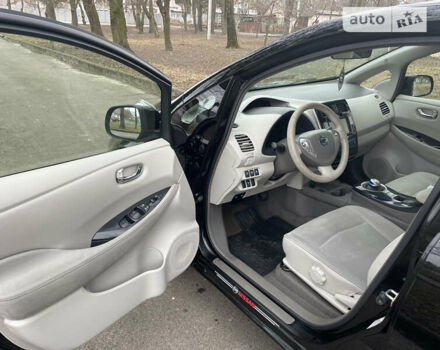 Черный Ниссан Лиф, объемом двигателя 0 л и пробегом 171 тыс. км за 5700 $, фото 10 на Automoto.ua