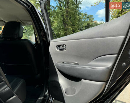 Черный Ниссан Лиф, объемом двигателя 0 л и пробегом 122 тыс. км за 6900 $, фото 18 на Automoto.ua