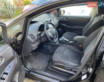 Ниссан Лиф 2013 в Черновцах на Automoto.ua Черный Ниссан Лиф, объемом двигателя 0 л и пробегом 67 тыс. км за 6590 $, фото 8 на Automoto.ua