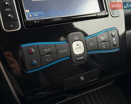 Чорний Ніссан Ліф, об'ємом двигуна 0 л та пробігом 118 тис. км за 7500 $, фото 51 на Automoto.ua