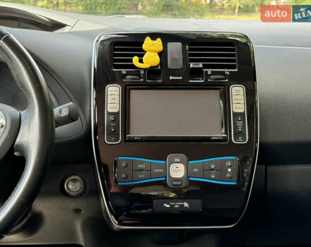 Черный Ниссан Лиф, объемом двигателя 0 л и пробегом 122 тыс. км за 6900 $, фото 16 на Automoto.ua