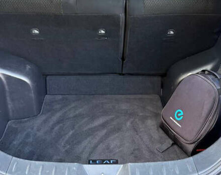 Чорний Ніссан Ліф, об'ємом двигуна 0 л та пробігом 179 тис. км за 5500 $, фото 27 на Automoto.ua