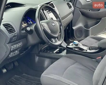 Черный Ниссан Лиф, объемом двигателя 0 л и пробегом 128 тыс. км за 7200 $, фото 41 на Automoto.ua