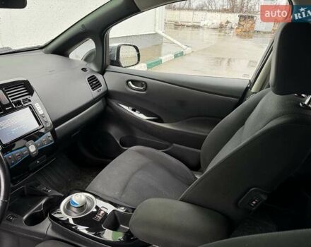 Черный Ниссан Лиф, объемом двигателя 0 л и пробегом 134 тыс. км за 6800 $, фото 40 на Automoto.ua