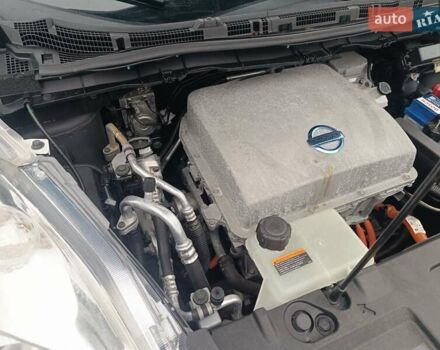 Черный Ниссан Лиф, объемом двигателя 0 л и пробегом 100 тыс. км за 6350 $, фото 22 на Automoto.ua