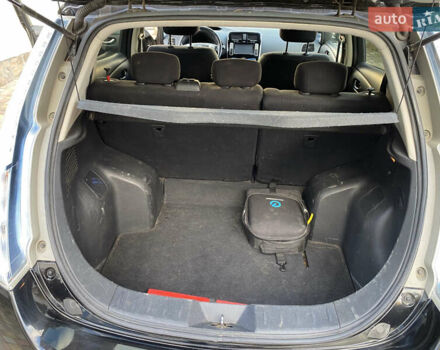 Ниссан Лиф 2013 в Черновцах на Automoto.ua Черный Ниссан Лиф, объемом двигателя 0 л и пробегом 67 тыс. км за 6590 $, фото 10 на Automoto.ua