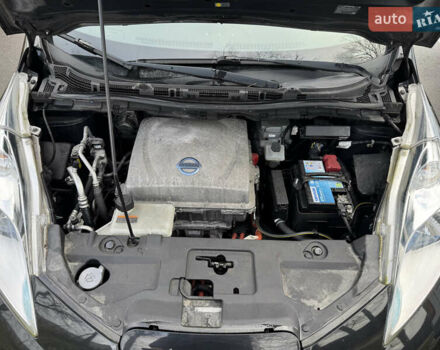 Черный Ниссан Лиф, объемом двигателя 0 л и пробегом 116 тыс. км за 6900 $, фото 23 на Automoto.ua