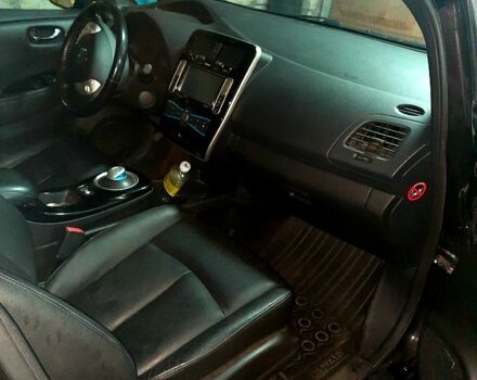 Черный Ниссан Лиф, объемом двигателя 80 л и пробегом 125 тыс. км за 7300 $, фото 7 на Automoto.ua