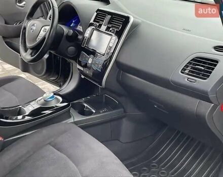 Черный Ниссан Лиф, объемом двигателя 0 л и пробегом 128 тыс. км за 7200 $, фото 43 на Automoto.ua