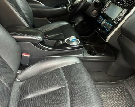 Черный Ниссан Лиф, объемом двигателя 0 л и пробегом 101 тыс. км за 8200 $, фото 6 на Automoto.ua