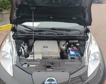 Черный Ниссан Лиф, объемом двигателя 0 л и пробегом 100 тыс. км за 6350 $, фото 21 на Automoto.ua