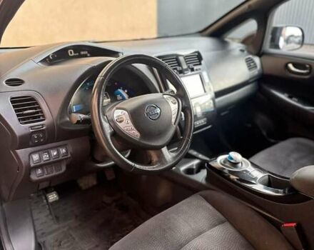 Черный Ниссан Лиф, объемом двигателя 0 л и пробегом 140 тыс. км за 7600 $, фото 16 на Automoto.ua