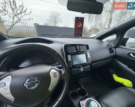 Черный Ниссан Лиф, объемом двигателя 0 л и пробегом 103 тыс. км за 5900 $, фото 22 на Automoto.ua