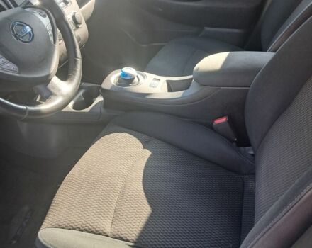 Черный Ниссан Лиф, объемом двигателя 0 л и пробегом 165 тыс. км за 5900 $, фото 4 на Automoto.ua